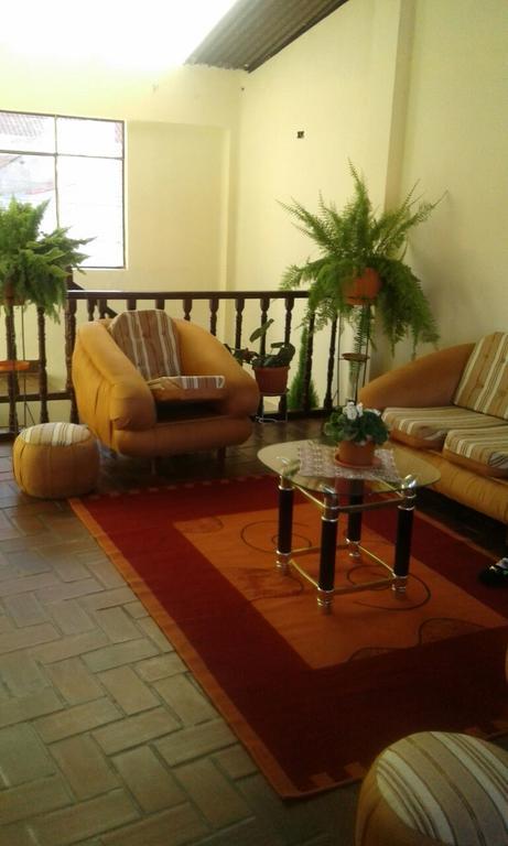 Casa De Huespedes Isabella Hotel ซูเกร ภายนอก รูปภาพ