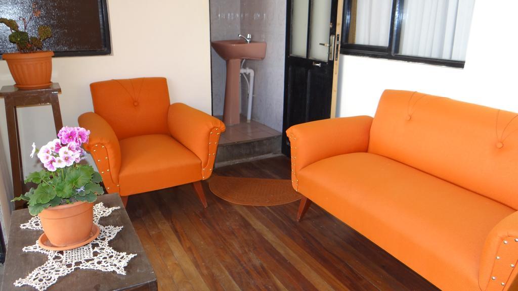 Casa De Huespedes Isabella Hotel ซูเกร ภายนอก รูปภาพ