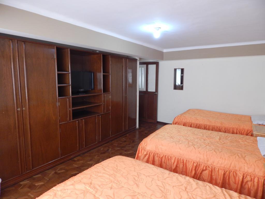 Casa De Huespedes Isabella Hotel ซูเกร ภายนอก รูปภาพ