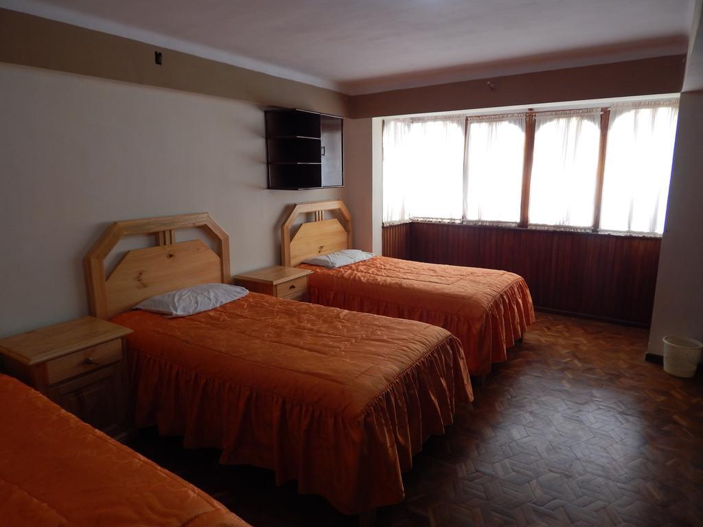 Casa De Huespedes Isabella Hotel ซูเกร ภายนอก รูปภาพ