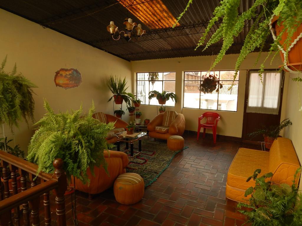 Casa De Huespedes Isabella Hotel ซูเกร ภายนอก รูปภาพ
